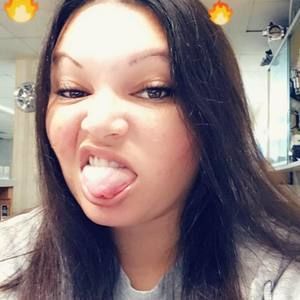 Meet your Posher, Lacey